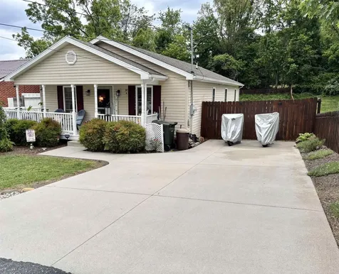 341A Campbell Street Staunton VA 24401