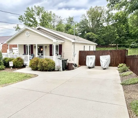 341A Campbell Street Staunton VA 24401