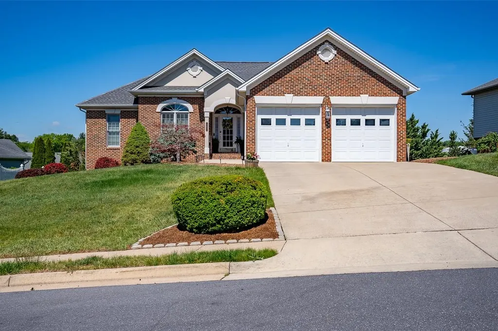 121 Leonard Court Harrisonburg VA 22801