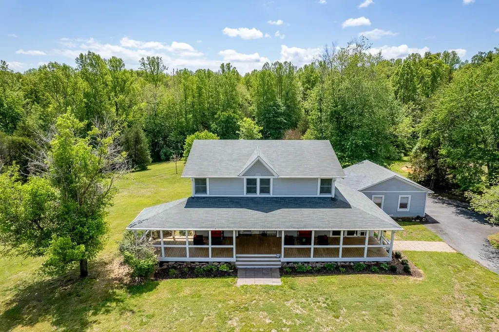 6070 Fredericksburg Road Barboursville VA 22923