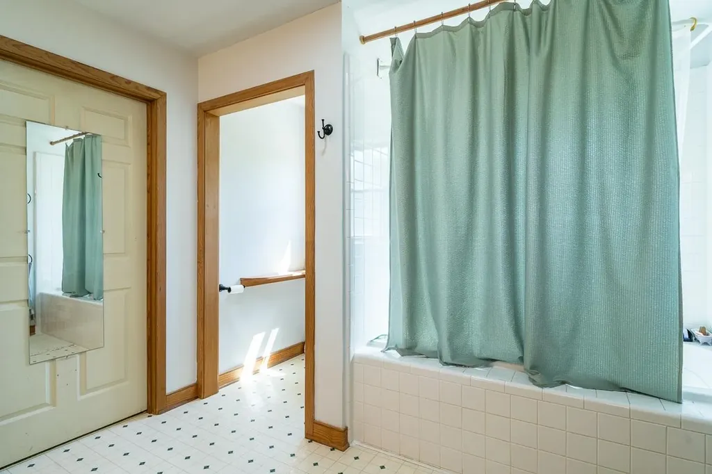 6070 Fredericksburg Road Barboursville VA 22923
