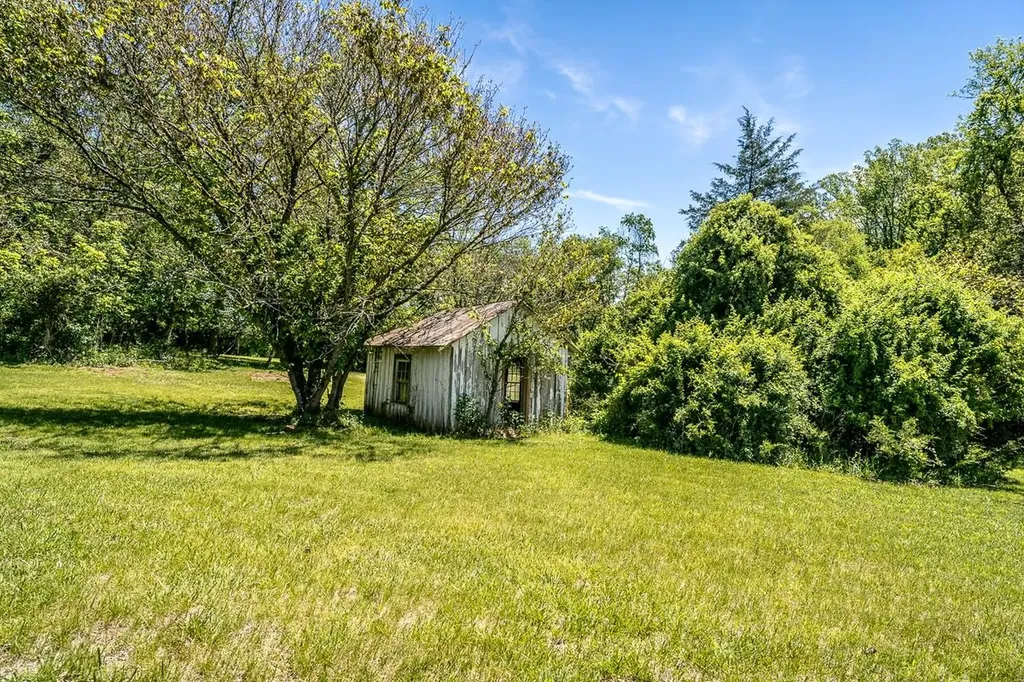 6070 Fredericksburg Road Barboursville VA 22923