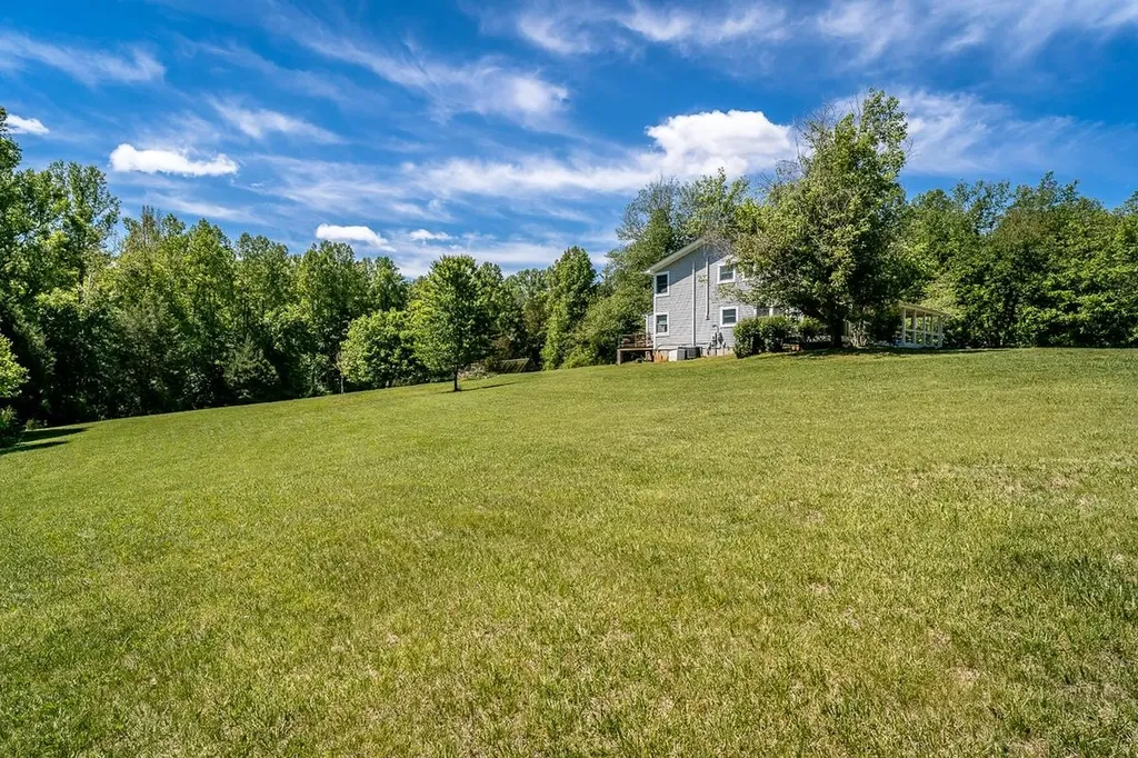 6070 Fredericksburg Road Barboursville VA 22923