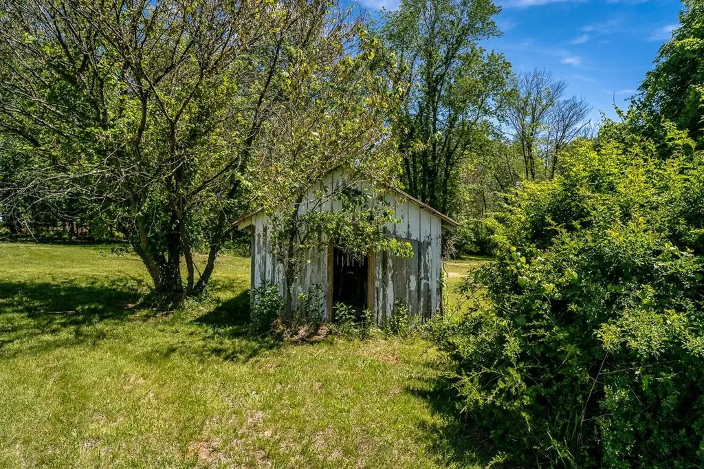 6070 Fredericksburg Road Barboursville VA 22923