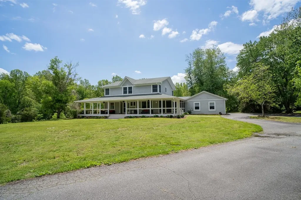 6070 Fredericksburg Road Barboursville VA 22923