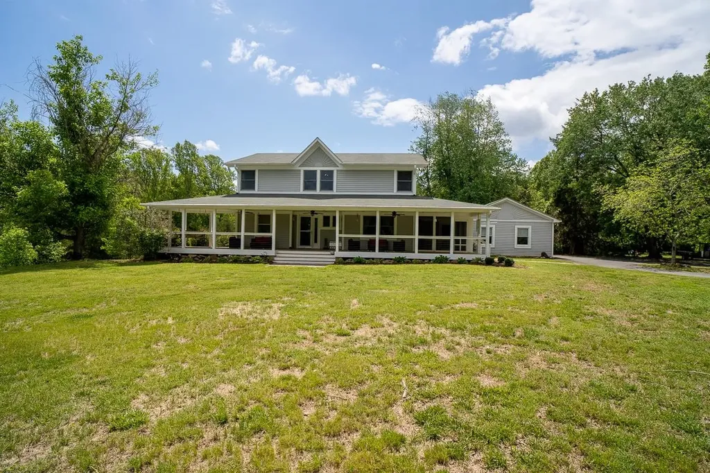 6070 Fredericksburg Road Barboursville VA 22923