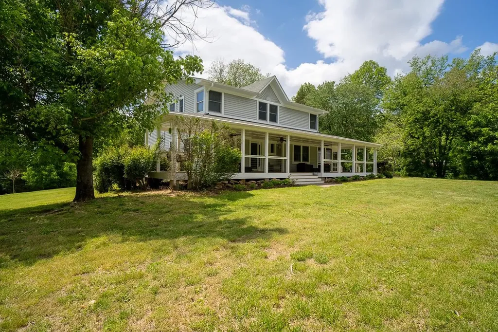 6070 Fredericksburg Road Barboursville VA 22923