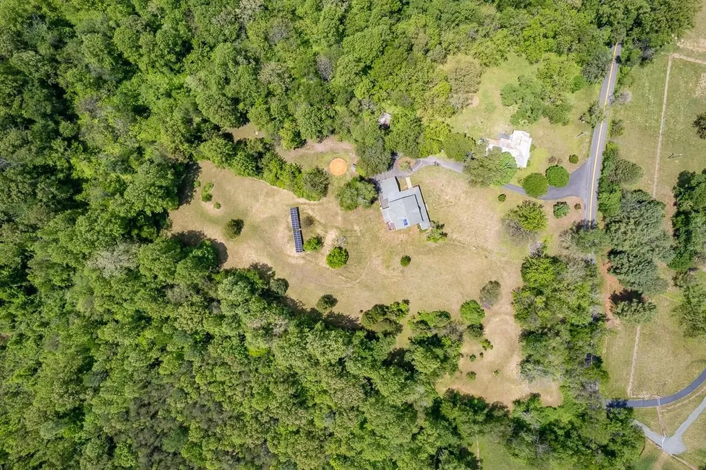 6070 Fredericksburg Road Barboursville VA 22923