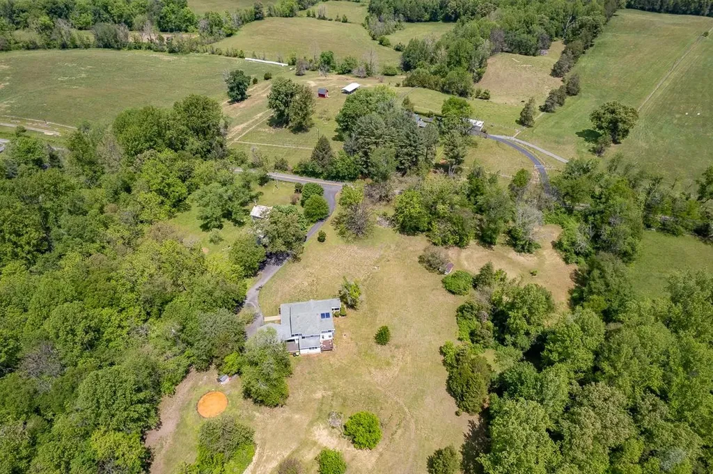 6070 Fredericksburg Road Barboursville VA 22923