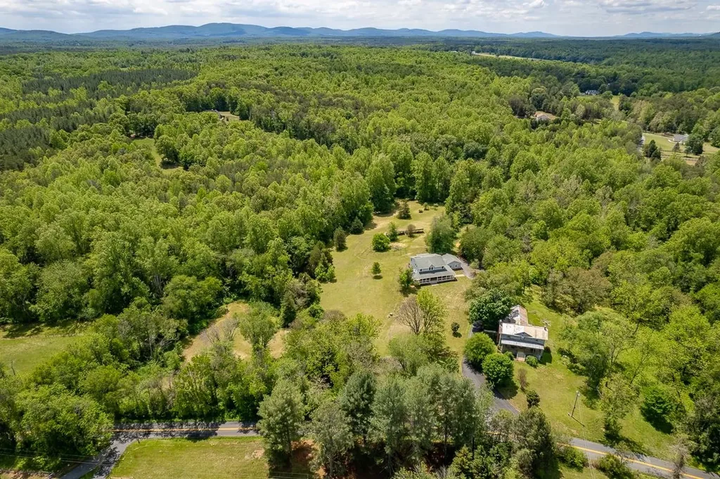 6070 Fredericksburg Road Barboursville VA 22923