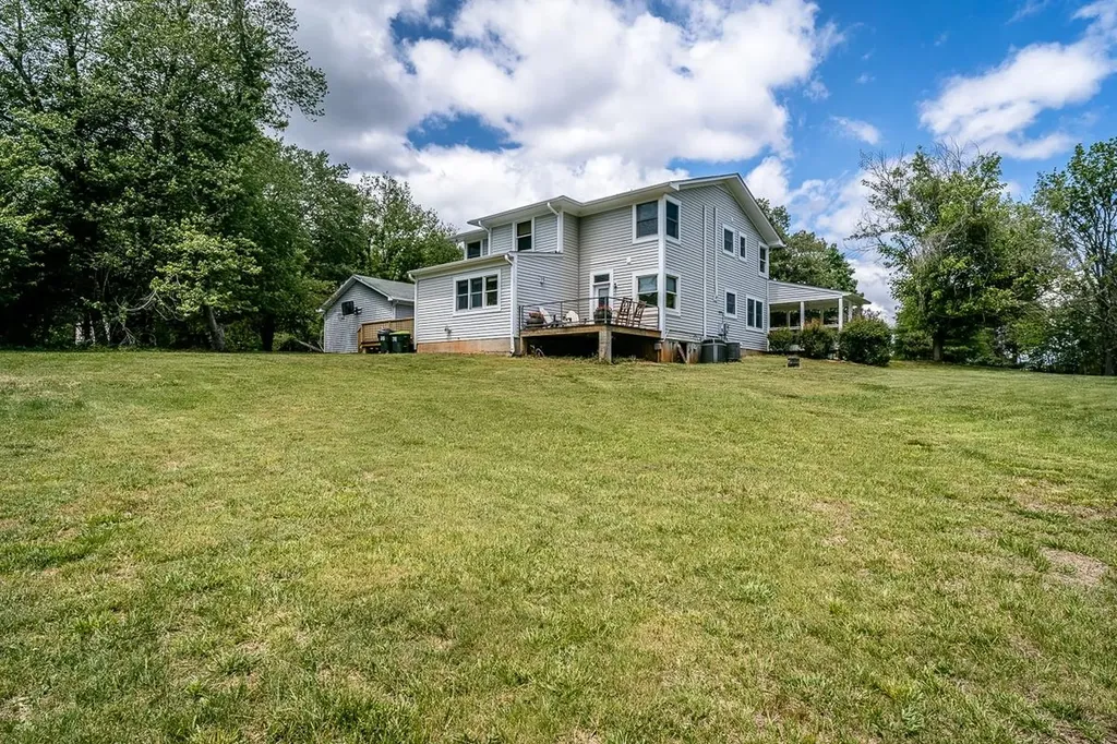6070 Fredericksburg Road Barboursville VA 22923