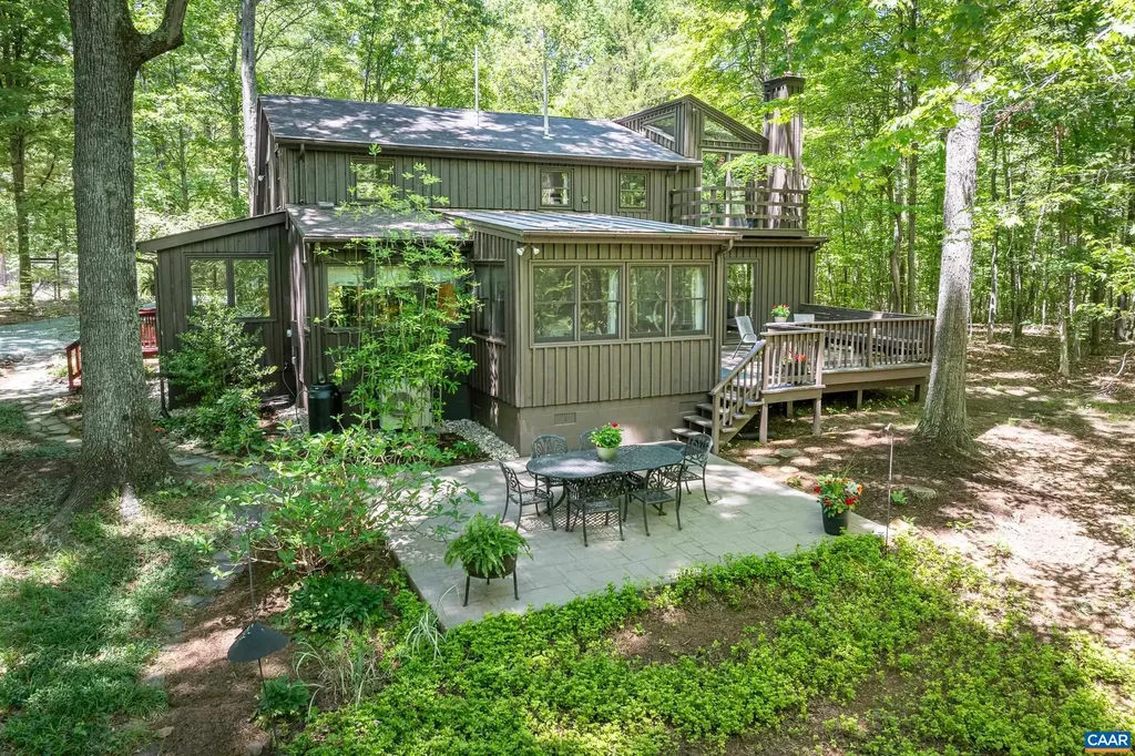 Charlottesville VA, 3939 Buck Island Road