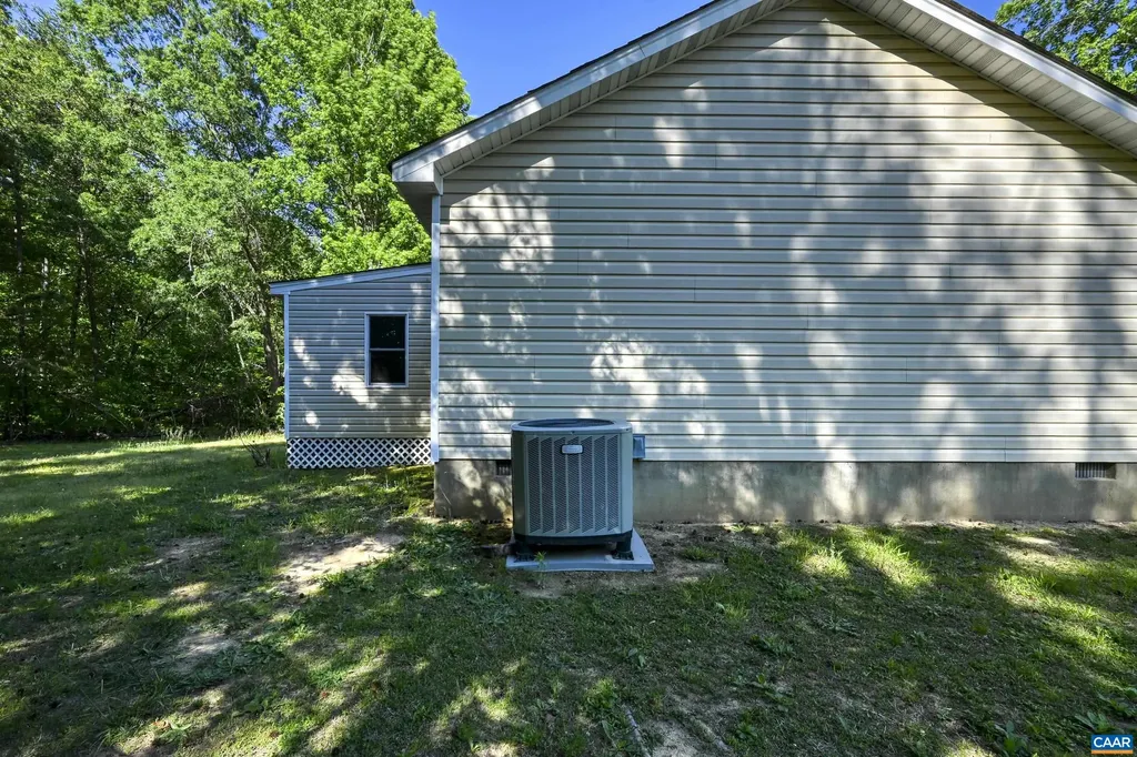 2445 Eastham Road Bumpass VA 23024