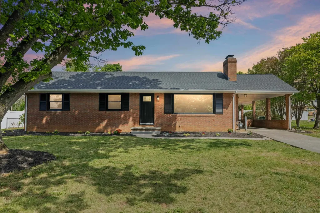 217 Stonewall Drive Waynesboro VA 22980
