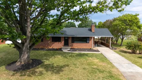 217 Stonewall Drive Waynesboro VA 22980