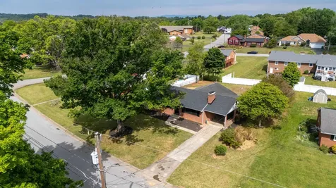 217 Stonewall Drive Waynesboro VA 22980