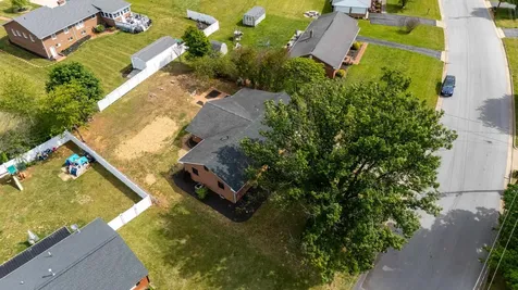 217 Stonewall Drive Waynesboro VA 22980