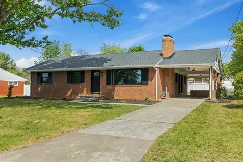 217 Stonewall Drive Waynesboro VA 22980