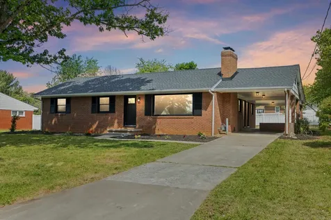 217 Stonewall Drive Waynesboro VA 22980