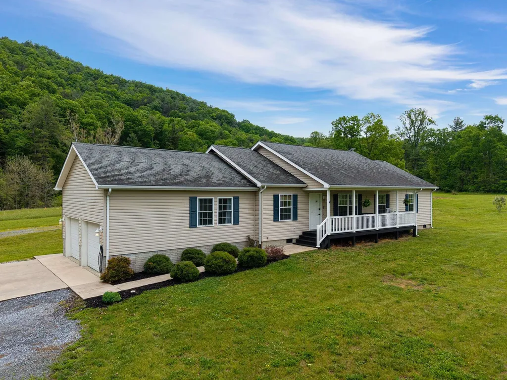 2645 Dry Run Road Luray VA 22835