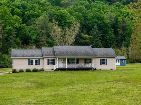 2645 Dry Run Road Luray VA 22835