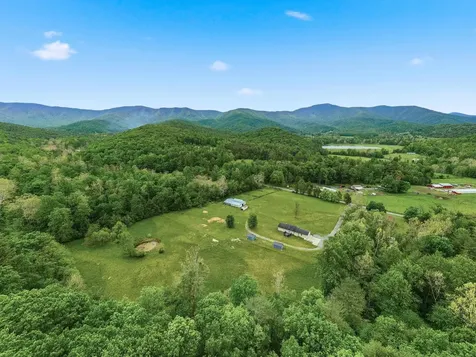 2645 Dry Run Road Luray VA 22835