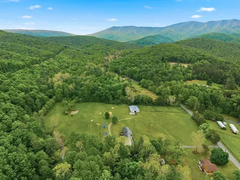 2645 Dry Run Road Luray VA 22835
