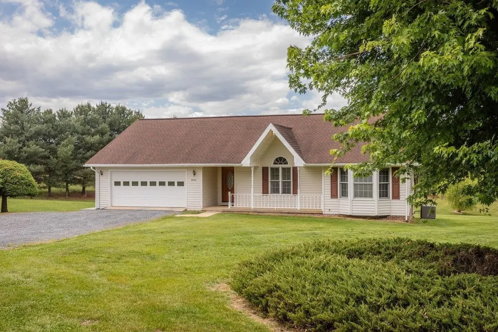 2220 Pinewoods Road Quicksburg VA 22847