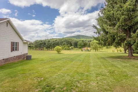 2220 Pinewoods Road Quicksburg VA 22847