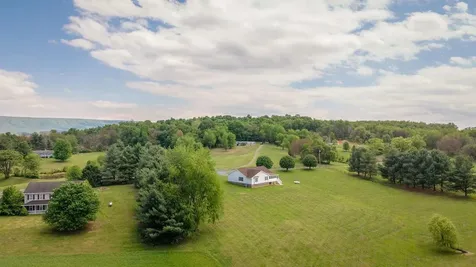 2220 Pinewoods Road Quicksburg VA 22847