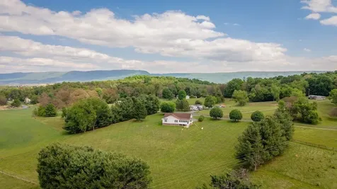 2220 Pinewoods Road Quicksburg VA 22847