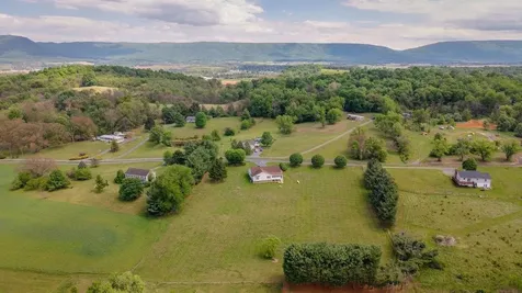 2220 Pinewoods Road Quicksburg VA 22847