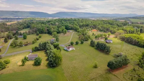 2220 Pinewoods Road Quicksburg VA 22847