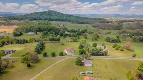 2220 Pinewoods Road Quicksburg VA 22847