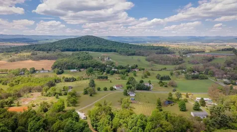 2220 Pinewoods Road Quicksburg VA 22847