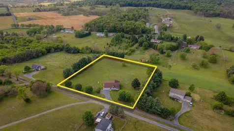 2220 Pinewoods Road Quicksburg VA 22847