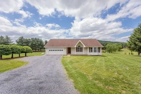 2220 Pinewoods Road Quicksburg VA 22847