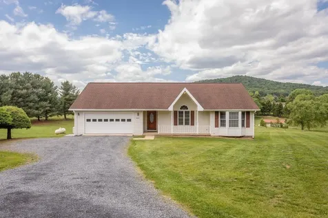 2220 Pinewoods Road Quicksburg VA 22847