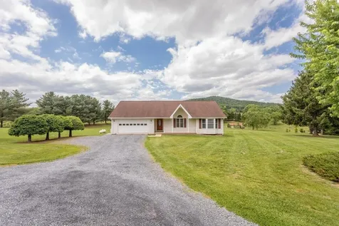 2220 Pinewoods Road Quicksburg VA 22847