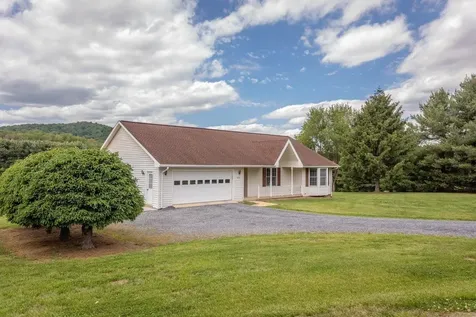2220 Pinewoods Road Quicksburg VA 22847