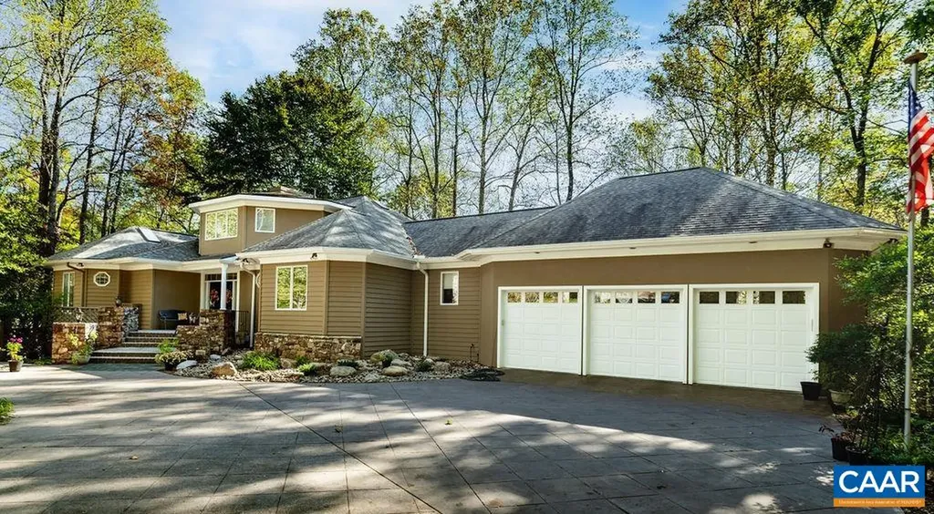 105 Saddleback Knoll Nellysford VA 22958