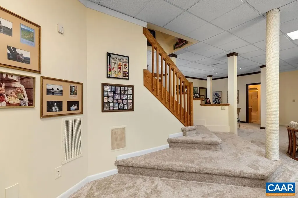 105 Saddleback Knoll Nellysford VA 22958