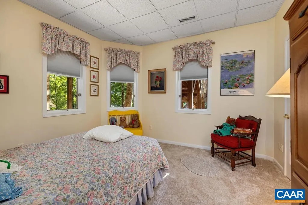 105 Saddleback Knoll Nellysford VA 22958