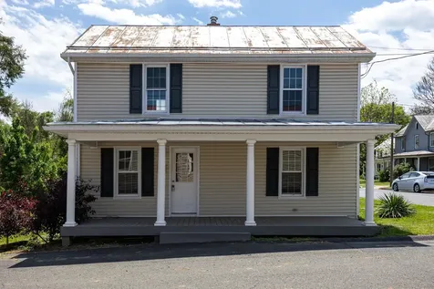 223 High Street W Woodstock VA 22664