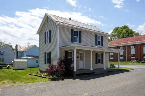 223 High Street W Woodstock VA 22664