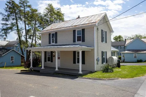 223 High Street W Woodstock VA 22664