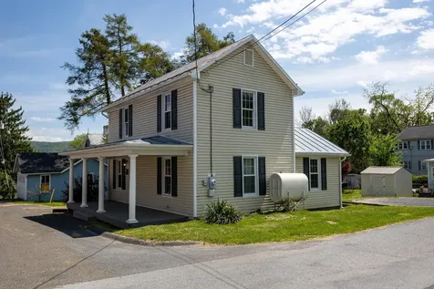 223 High Street W Woodstock VA 22664