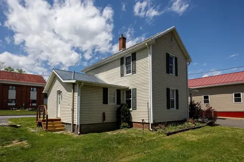 223 High Street W Woodstock VA 22664