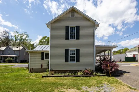 223 High Street W Woodstock VA 22664