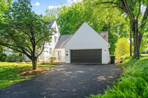 41 Ridgeview Road Staunton VA 24401